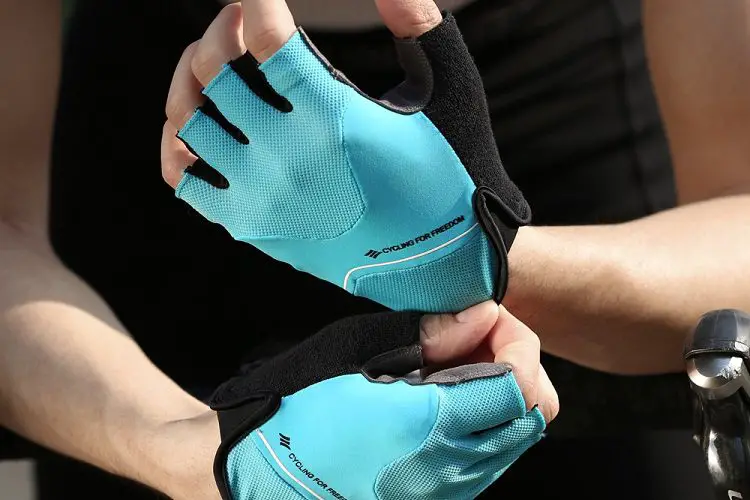 how tight gloves should be