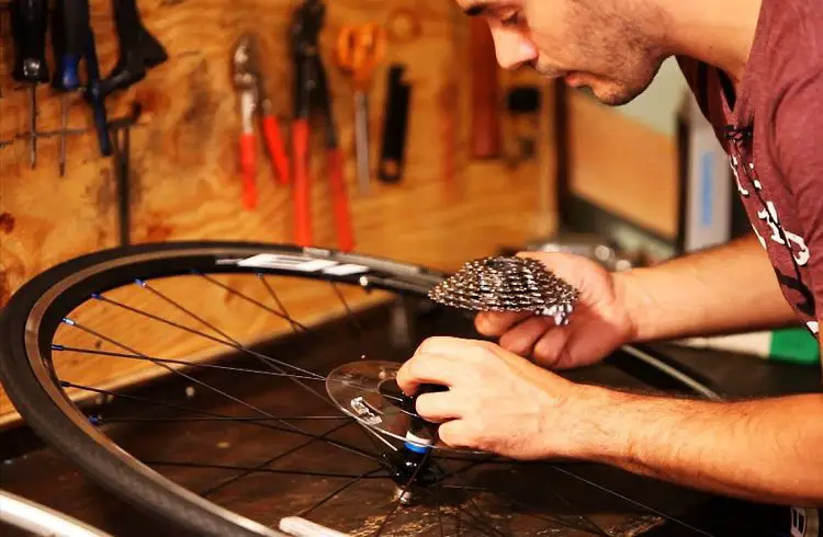add new cassette to your bike