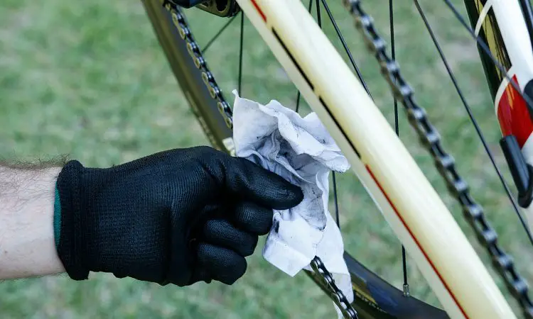 Dangers of Not Lubing Your Bike Chain