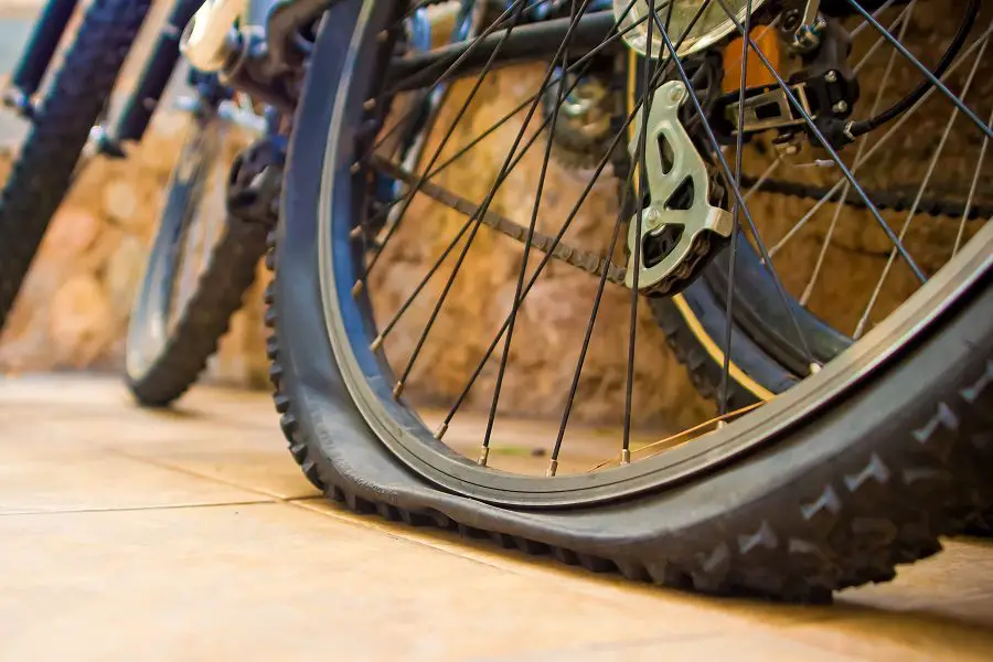 How to Efficiently Fix a Flat Bike Tire Without a Patch